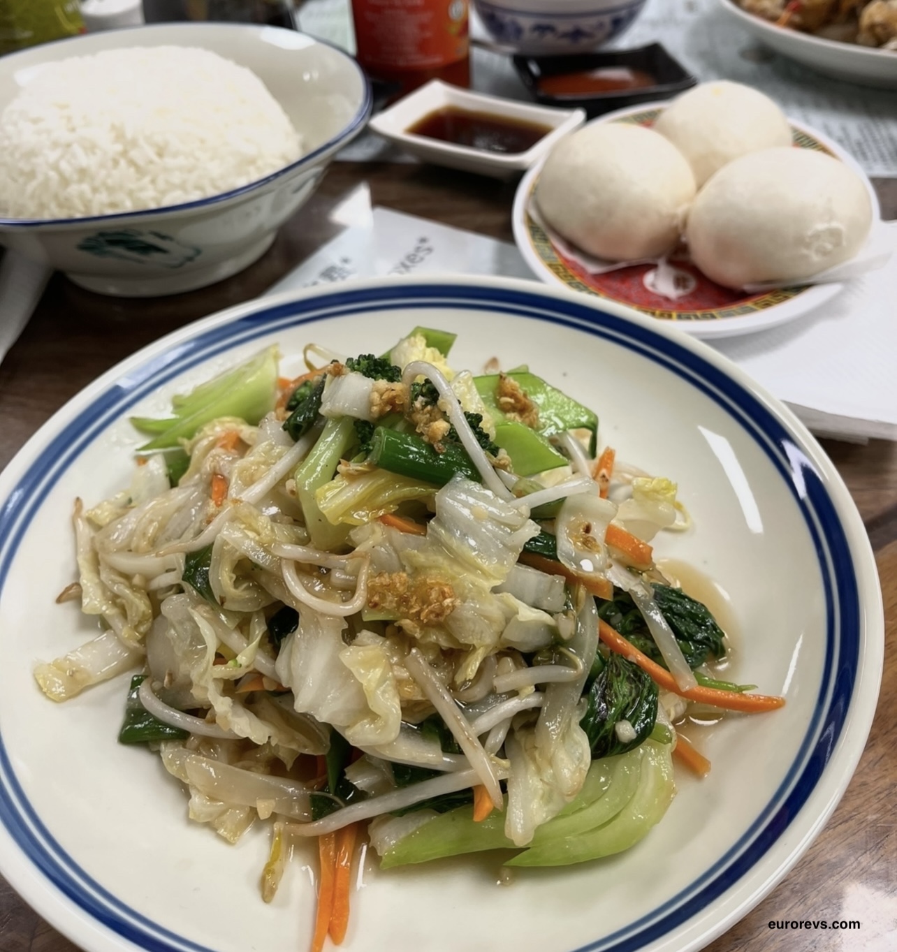 Cantonese stir fried mix vegetables with garlic